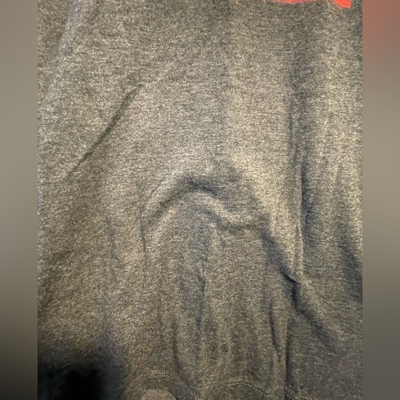 Reebok ladies gray T-shirt featuring red flag, size S - Picture 3 of 6